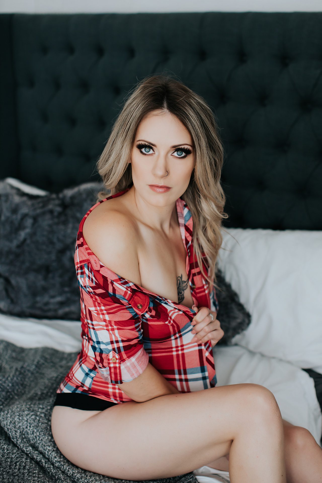 Calgary Boudoir Photographer Miss As Intimate Lifestyle Session 6917